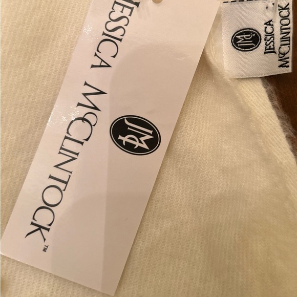 NWT Jessica McClintock Ivory Wrap Scarf with Pearls - Picture 3 of 3